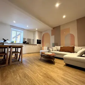 Elegant T2 Entierement Renove Appartamento