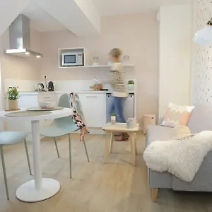 Apartment Sleepinconcarneau, 200 M De La Mer, Centre-ville Pietonnier, Concarneau